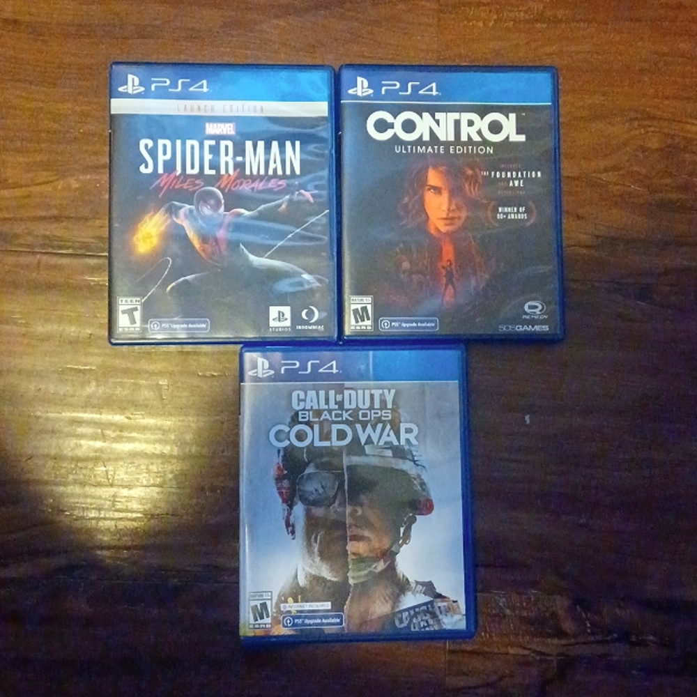3 ps4 games. Spiderman miles morales,call of duty cold war,and control